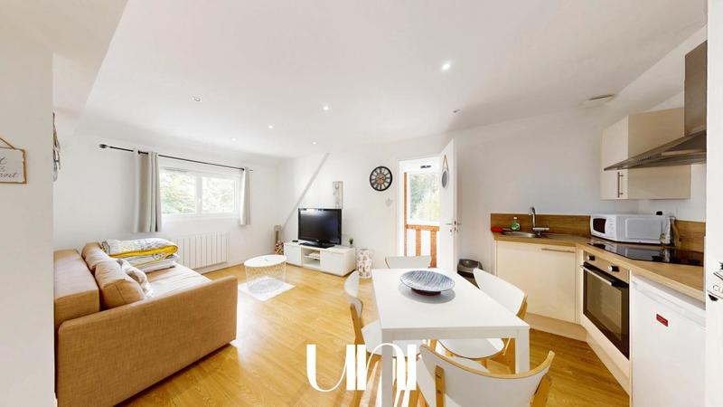 Maison - 650 m² - 22 pièces