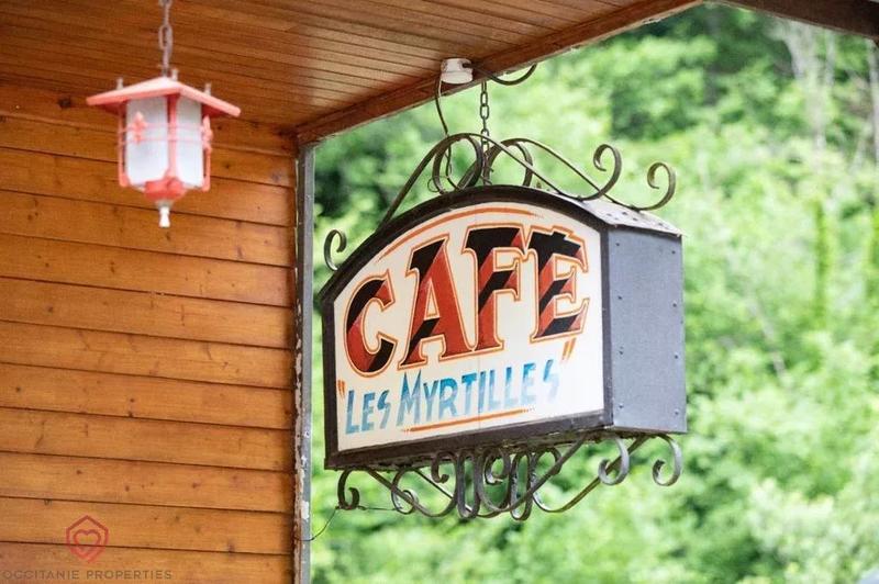 Propriété - 280 m² - 11 pièces