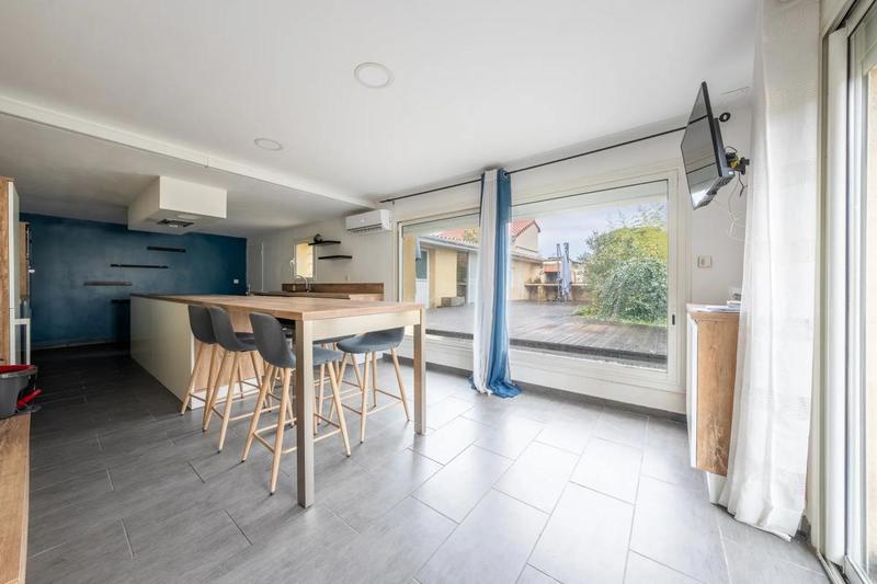 Maison - 200 m² - 6 pièces