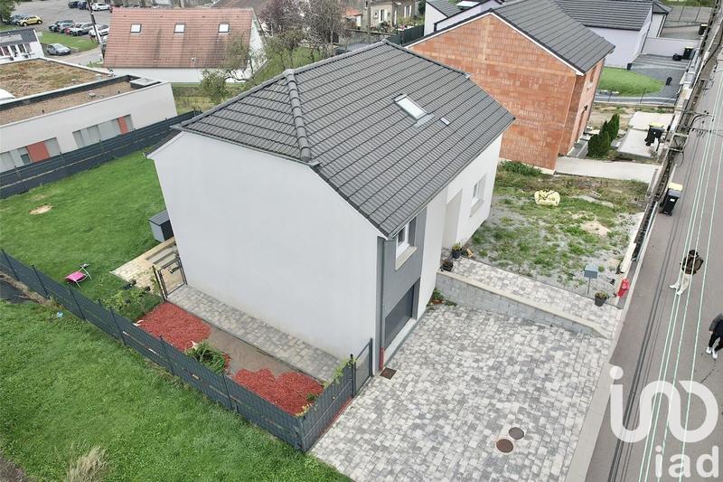 Maison - 96 m² - 6 pièces