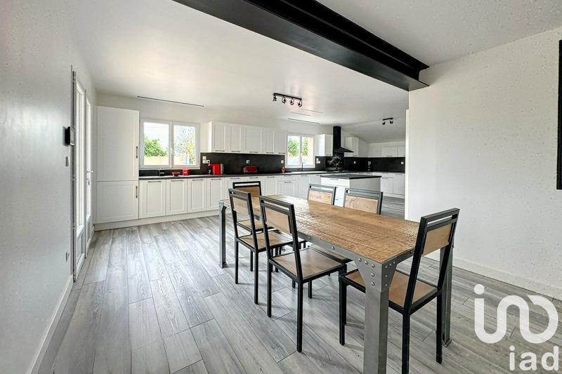 Maison - 240 m² - 7 pièces