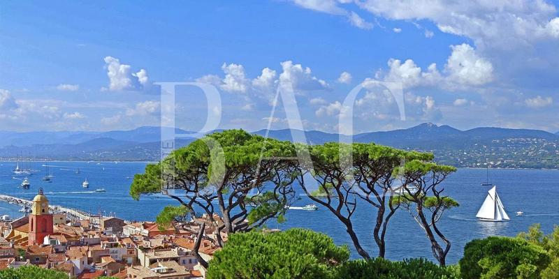 Villa - 250 m² - 9 pièces