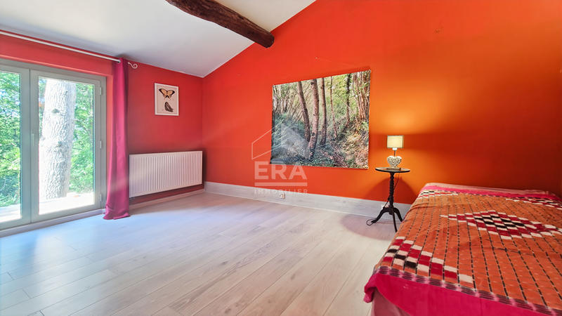 Maison - 270 m² - 9 pièces