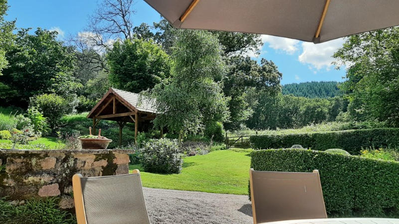 Propriété - 247 m² - 9 pièces