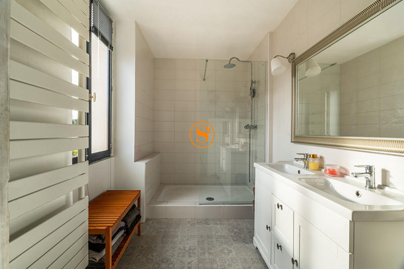 Maison - 183 m² - 7 pièces