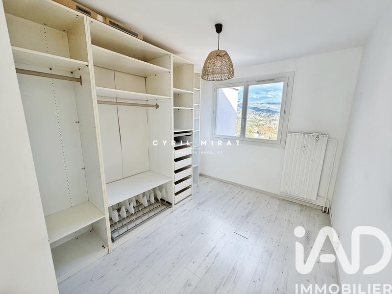 Appartement - 81 m² - 5 pièces