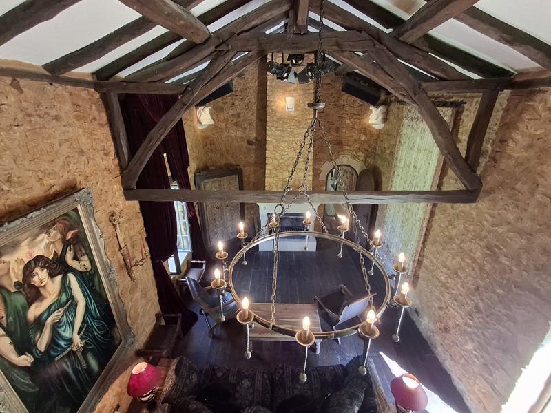 Maison traditionnelle - 221 m² - 8 pièces