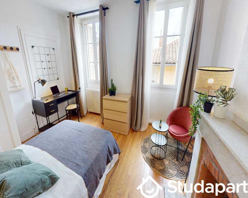 Chambre - 120 m² - 1 pièce