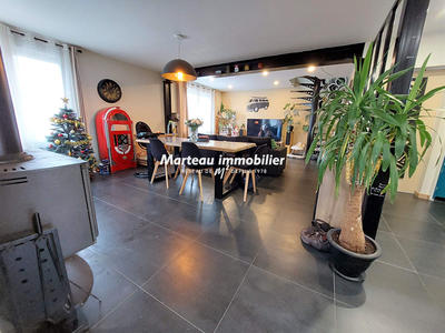 Maison - 99 m² - 4 pièces