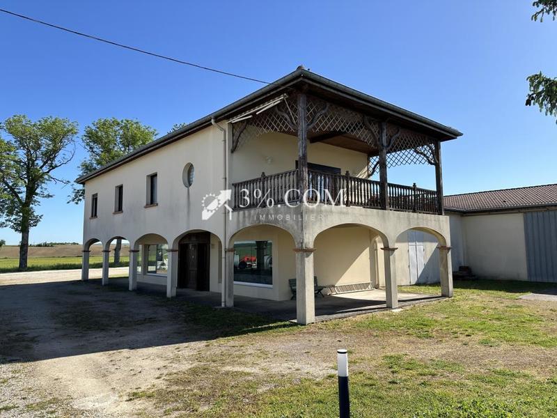 Maison - 639 m² - 12 pièces