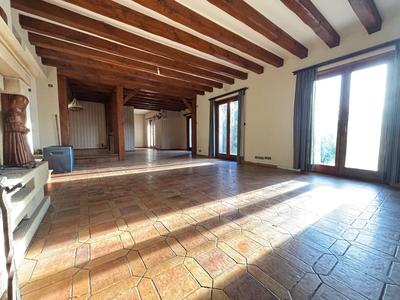 Maison - 225 m² - 8 pièces