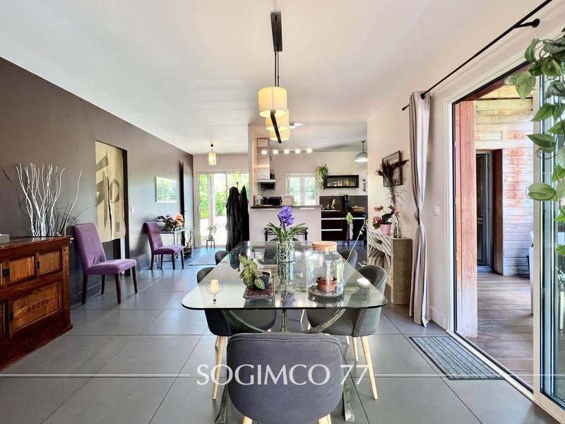 Maison - 186 m² - 7 pièces