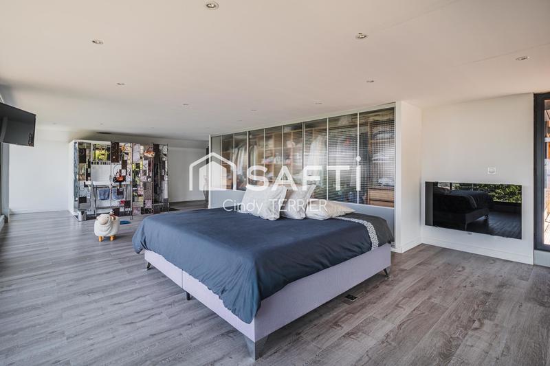 Maison - 277 m² - 7 pièces