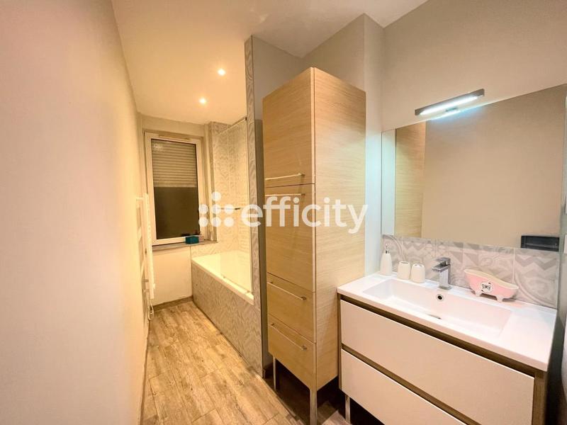 Maison - 94 m² - 5 pièces