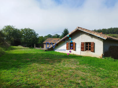 Maison - 230 m² - 7 pièces