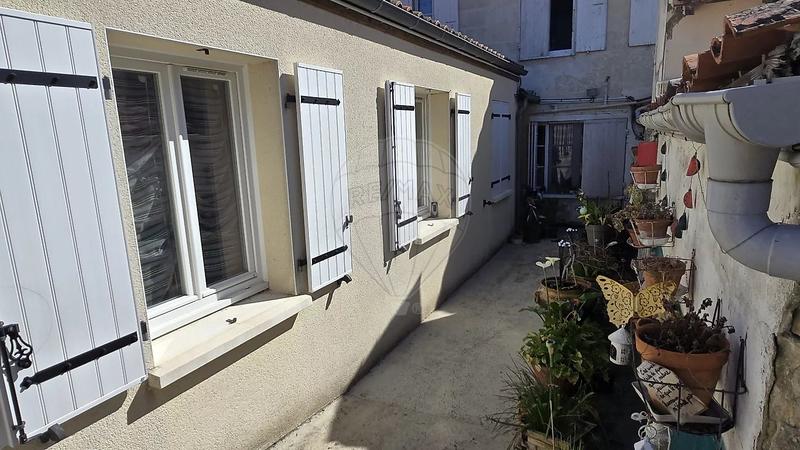 Hôtel particulier - 270 m² - 19 pièces