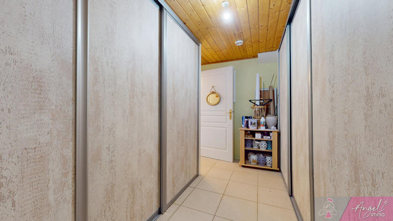 Maison - 230 m² - 9 pièces