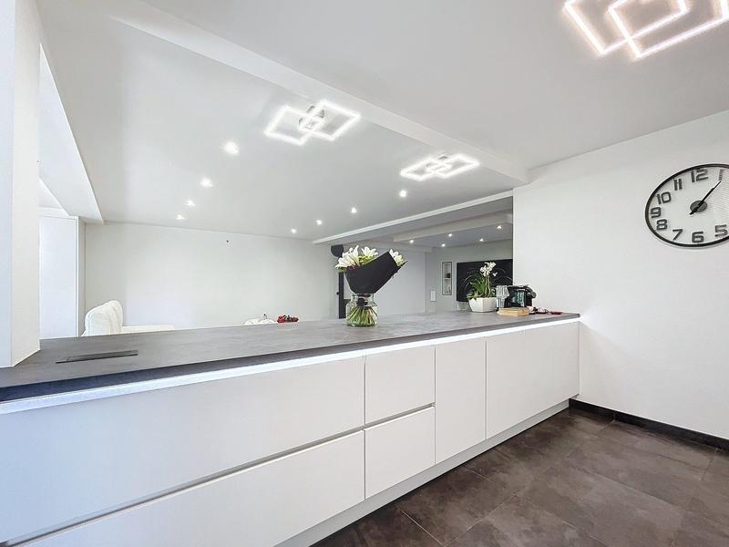 Appartement - 170 m² - 6 pièces