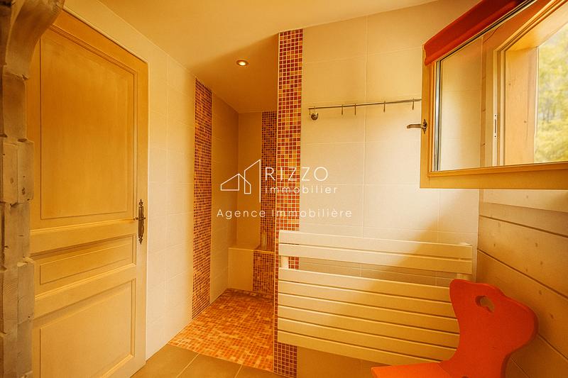 Maison - 145 m² - 5 pièces