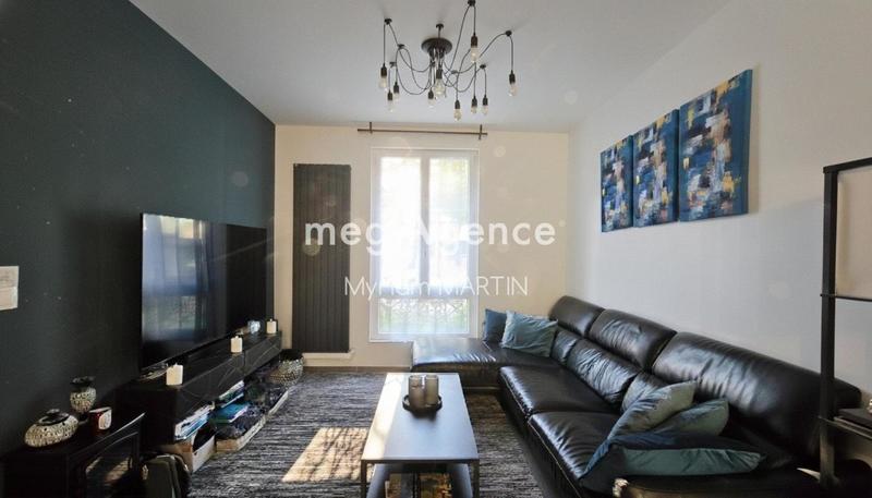 Maison - 232 m² - 9 pièces