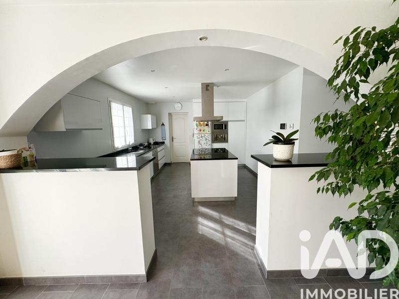 Maison - 180 m² - 7 pièces