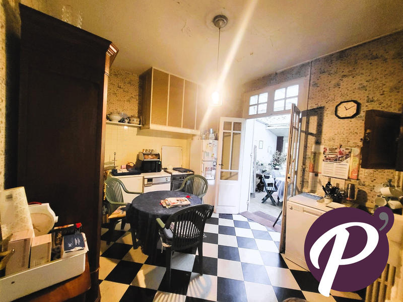 Maison - 92 m² - 6 pièces