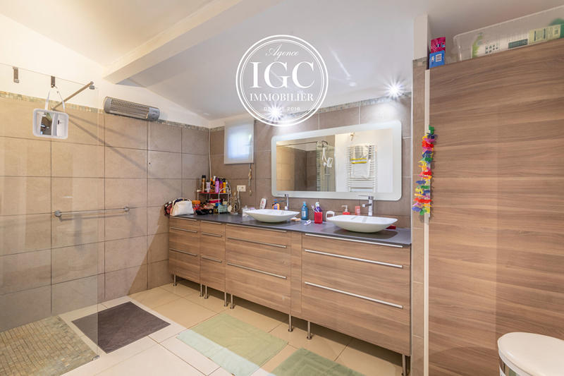 Maison - 172 m² - 5 pièces