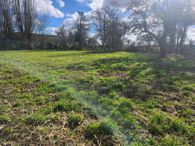 Terrain constructible - 1 535 m²