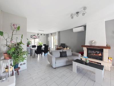 Maison - 91 m² - 4 pièces