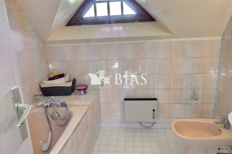 Maison traditionnelle - 105 m² - 4 pièces