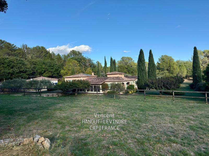 Maison - 314 m² - 11 pièces