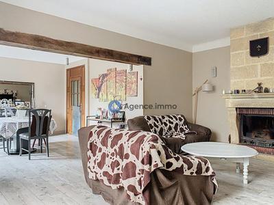 Maison - 225 m² - 8 pièces