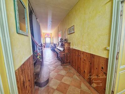 Maison - 323 m² - 8 pièces