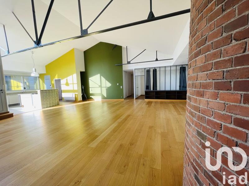 Loft - 213 m² - 5 pièces