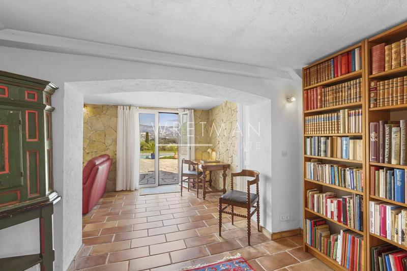 Maison - 218 m² - 9 pièces