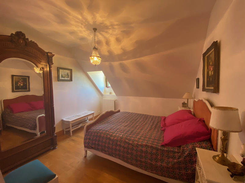 Maison - 216 m² - 7 pièces