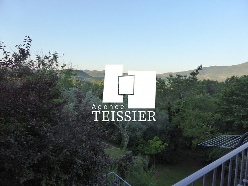 Maison - 204 m² - 8 pièces