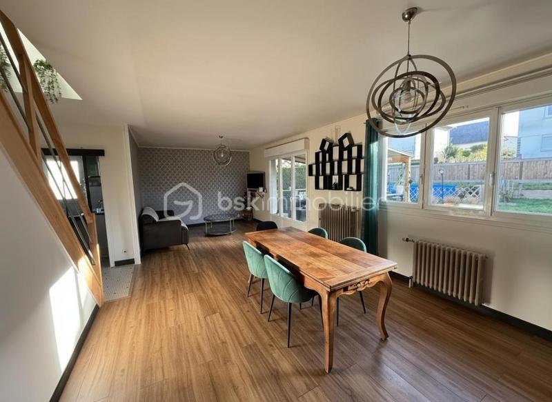 Maison - 121 m² - 6 pièces