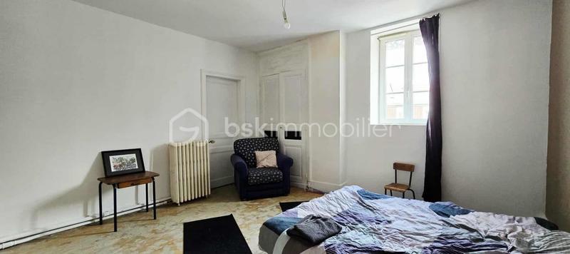 Maison - 285 m² - 9 pièces