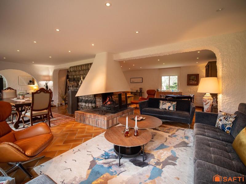 Maison - 260 m² - 5 pièces