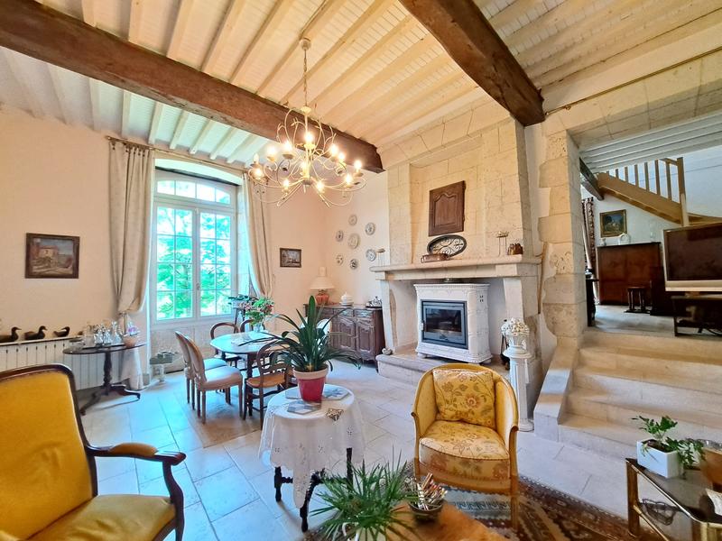 Maison - 285 m² - 6 pièces