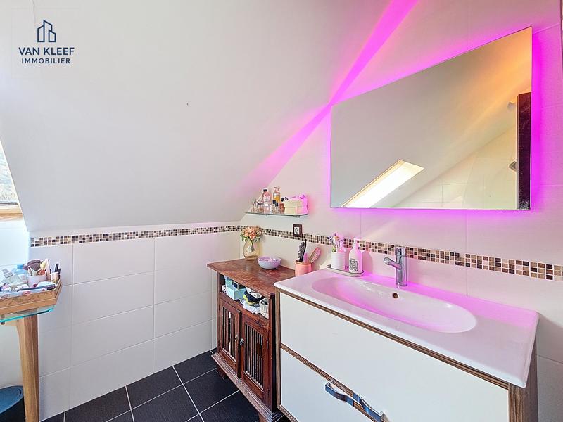 Maison traditionnelle - 180 m² - 7 pièces