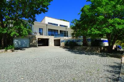 Maison contemporaine - 340 m² - 8 pièces