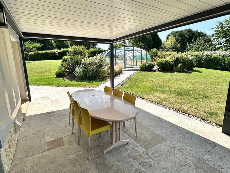 Maison - 261 m² - 10 pièces