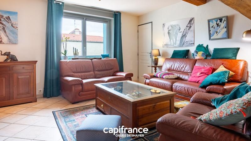 Maison - 222 m² - 10 pièces