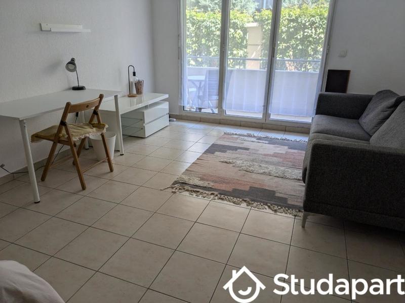 Chambre - 11 m² - 1 pièce