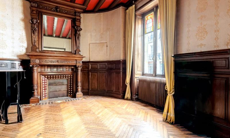 Maison - 310 m² - 11 pièces