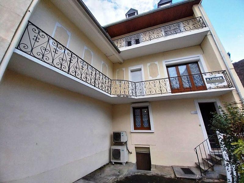 Maison traditionnelle - 200 m² - 9 pièces