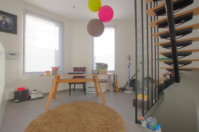 Maison - 230 m² - 6 pièces