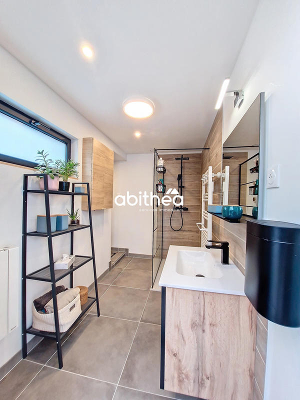 Maison - 85 m² - 5 pièces